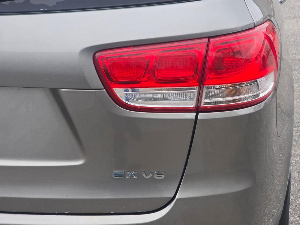 2016 Kia Sorento AWD 4DR 3.3L EX+ 7-SEATER Photo