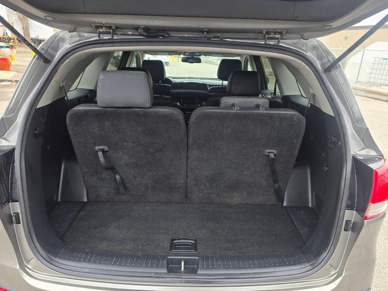 2016 Kia Sorento AWD 4DR 3.3L EX+ 7-SEATER Photo