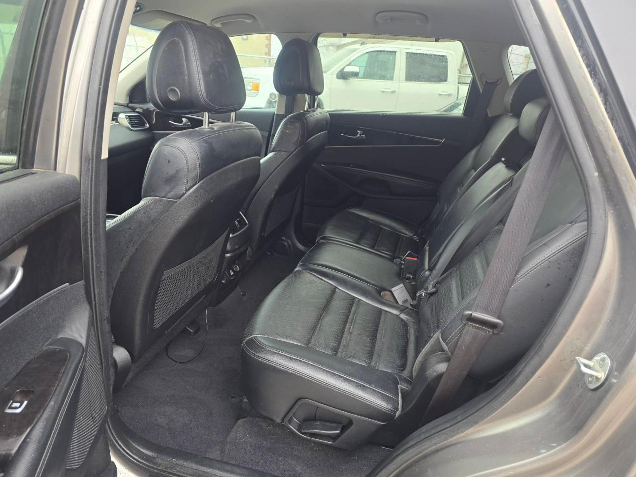 2016 Kia Sorento AWD 4DR 3.3L EX+ 7-SEATER Photo