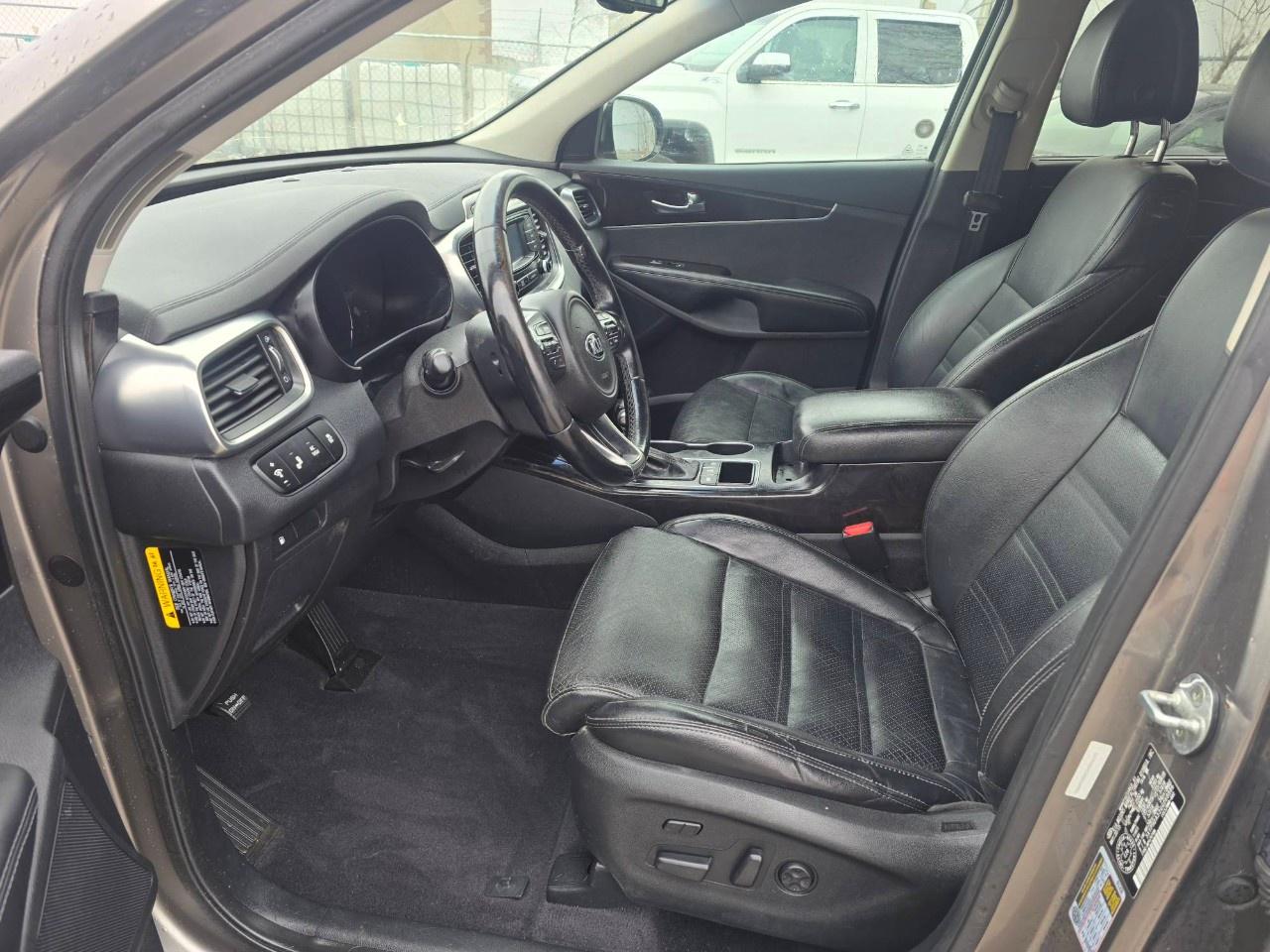 2016 Kia Sorento AWD 4DR 3.3L EX+ 7-SEATER Photo