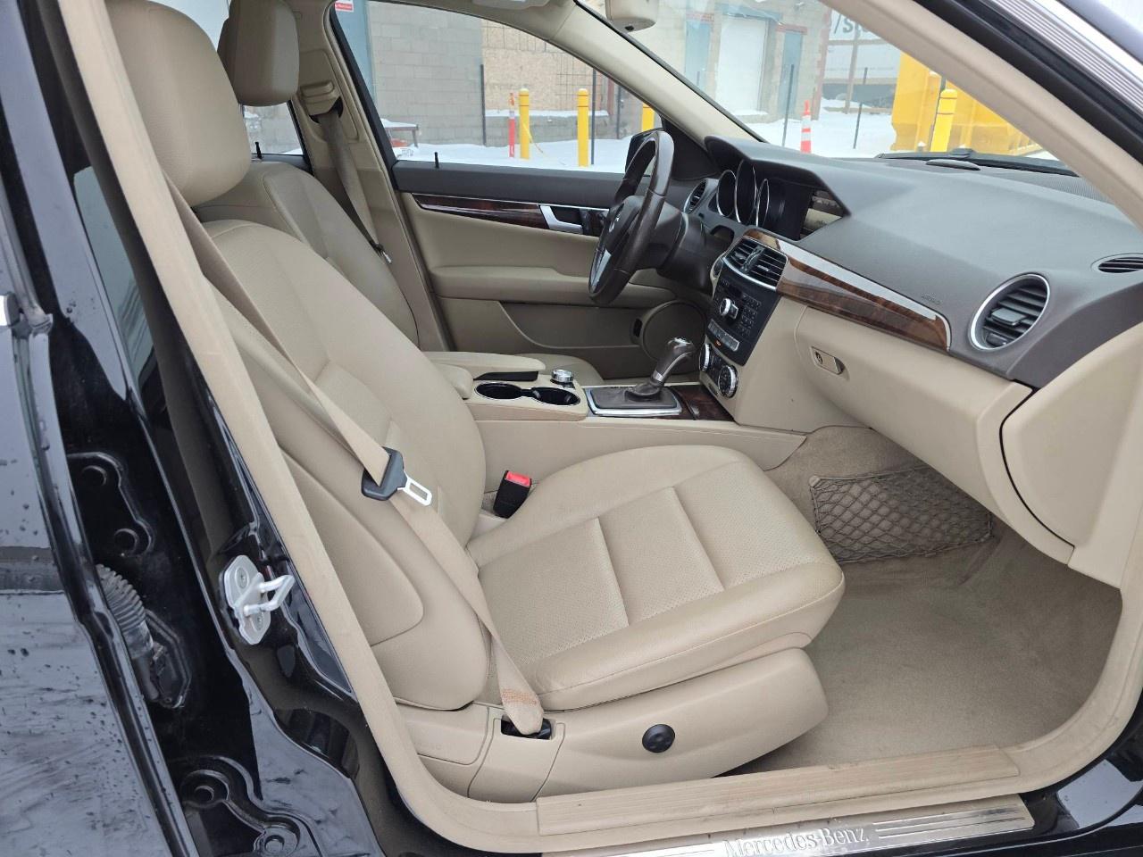 2014 Mercedes-Benz C-Class C 350 4MATIC Sedan Photo