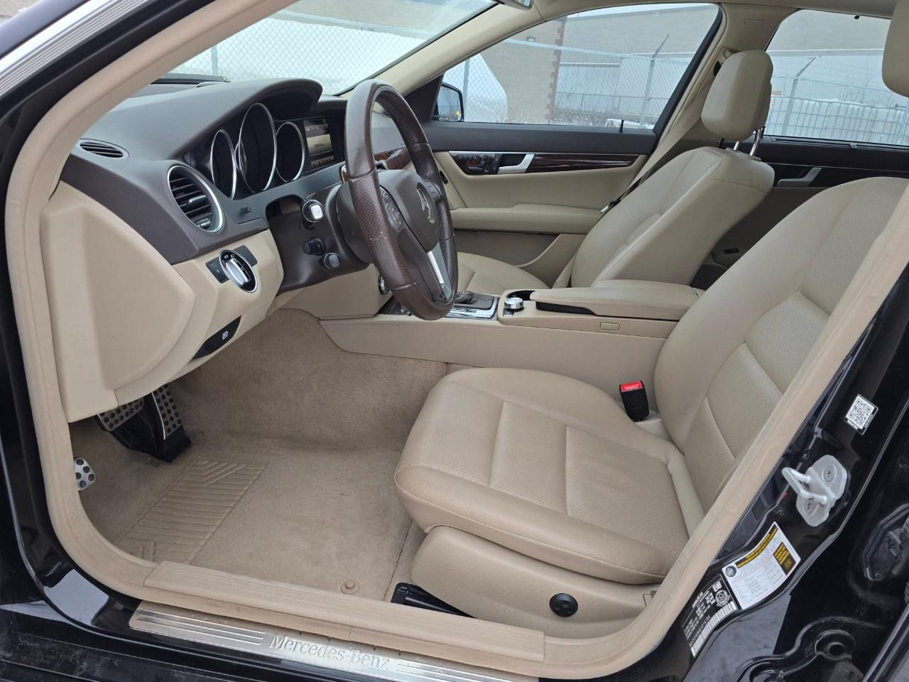 2014 Mercedes-Benz C-Class C 350 4MATIC Sedan Photo