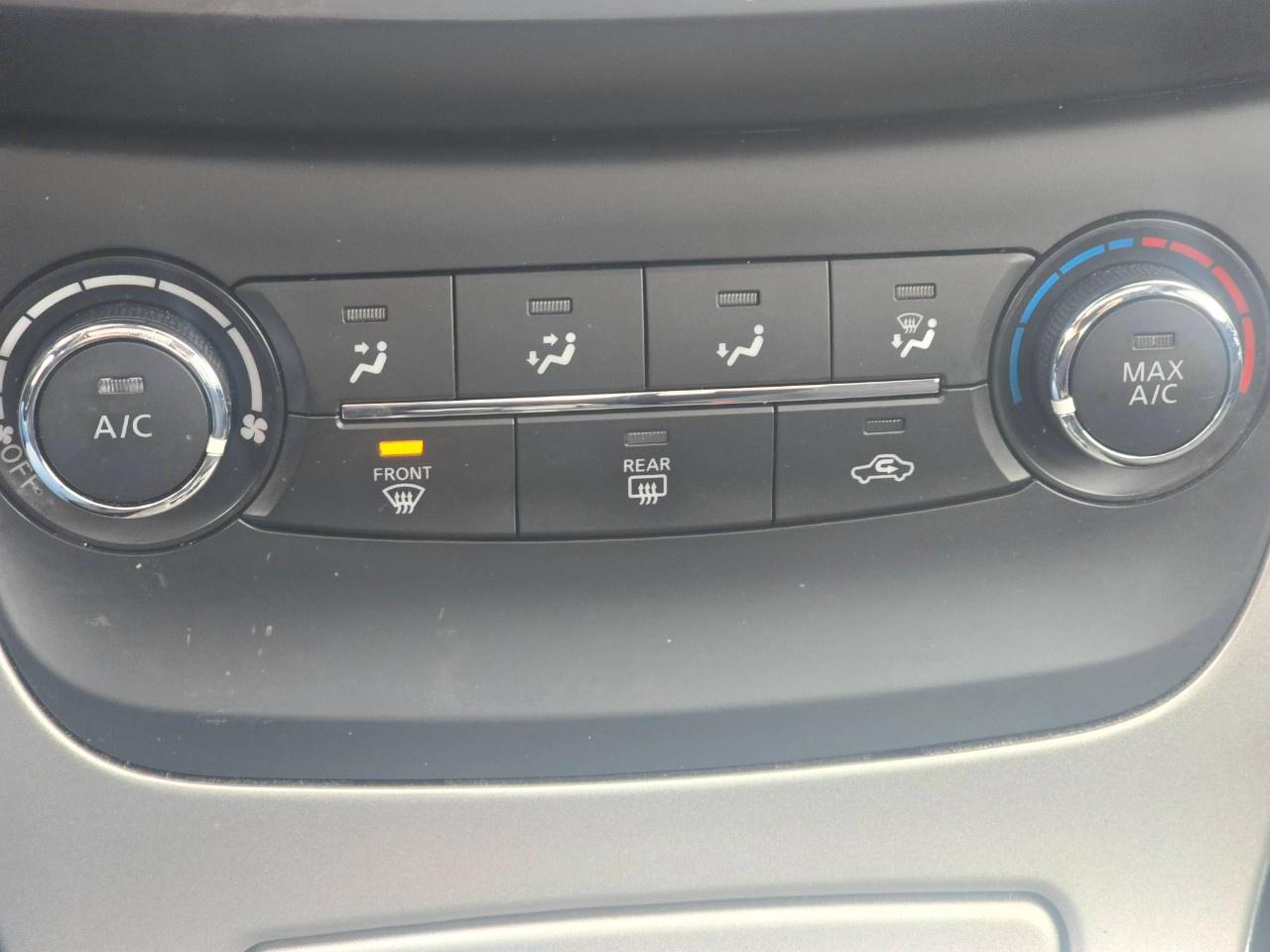 2015 Nissan Sentra 4DR SDN CVT SV Photo
