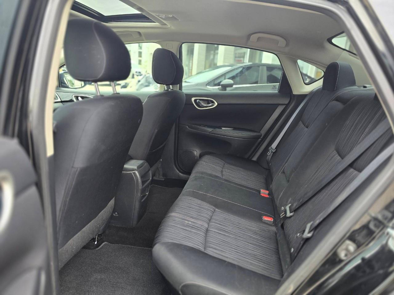 2016 Nissan Sentra 4DR SDN CVT SV Photo