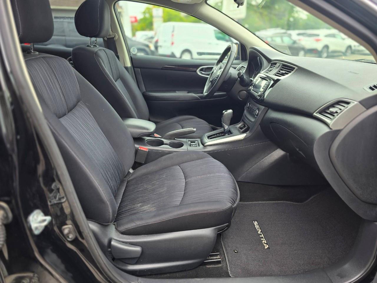 2016 Nissan Sentra 4DR SDN CVT SV Photo