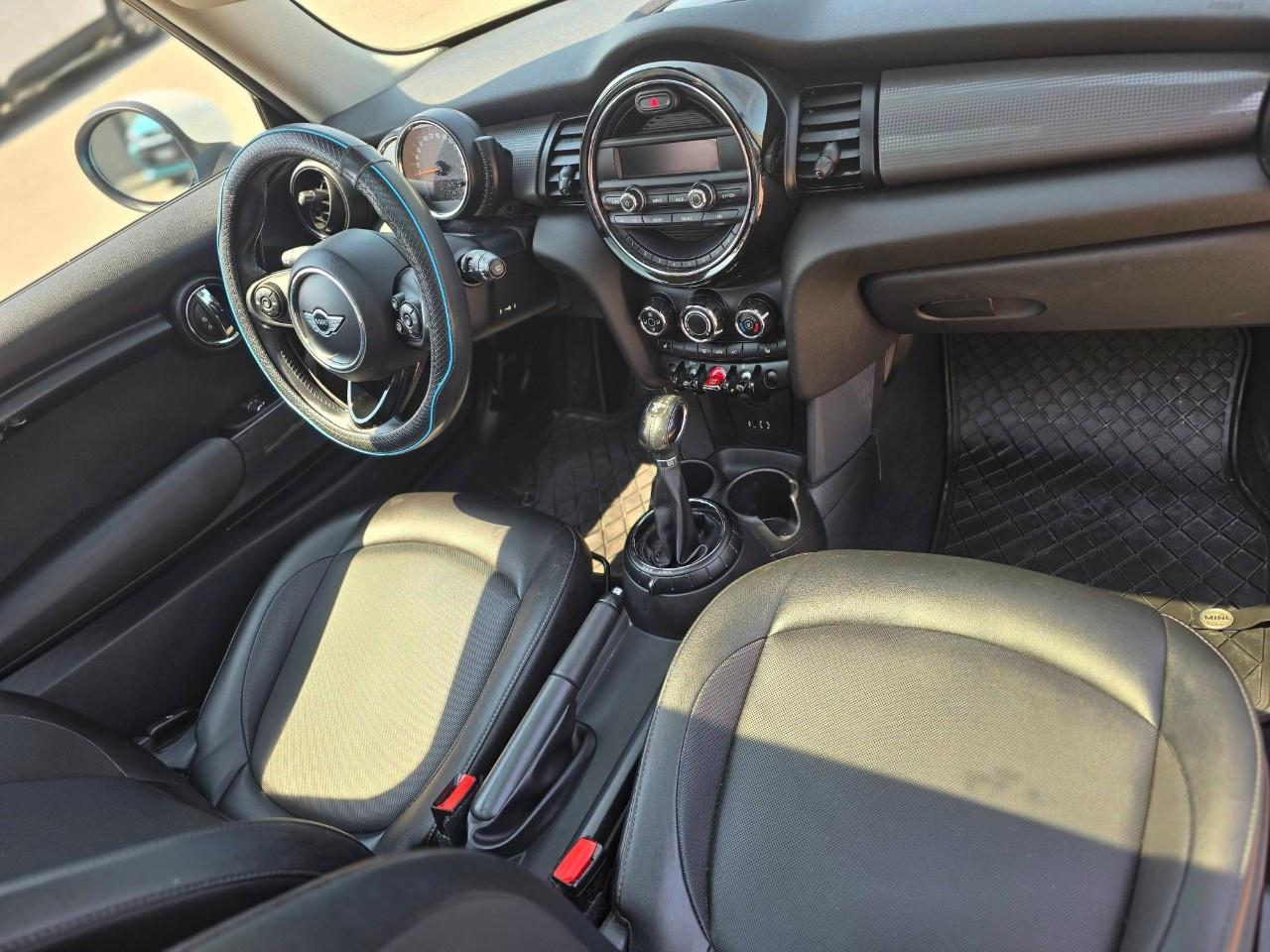 2015 MINI Cooper Hardtop 3dr HB Photo