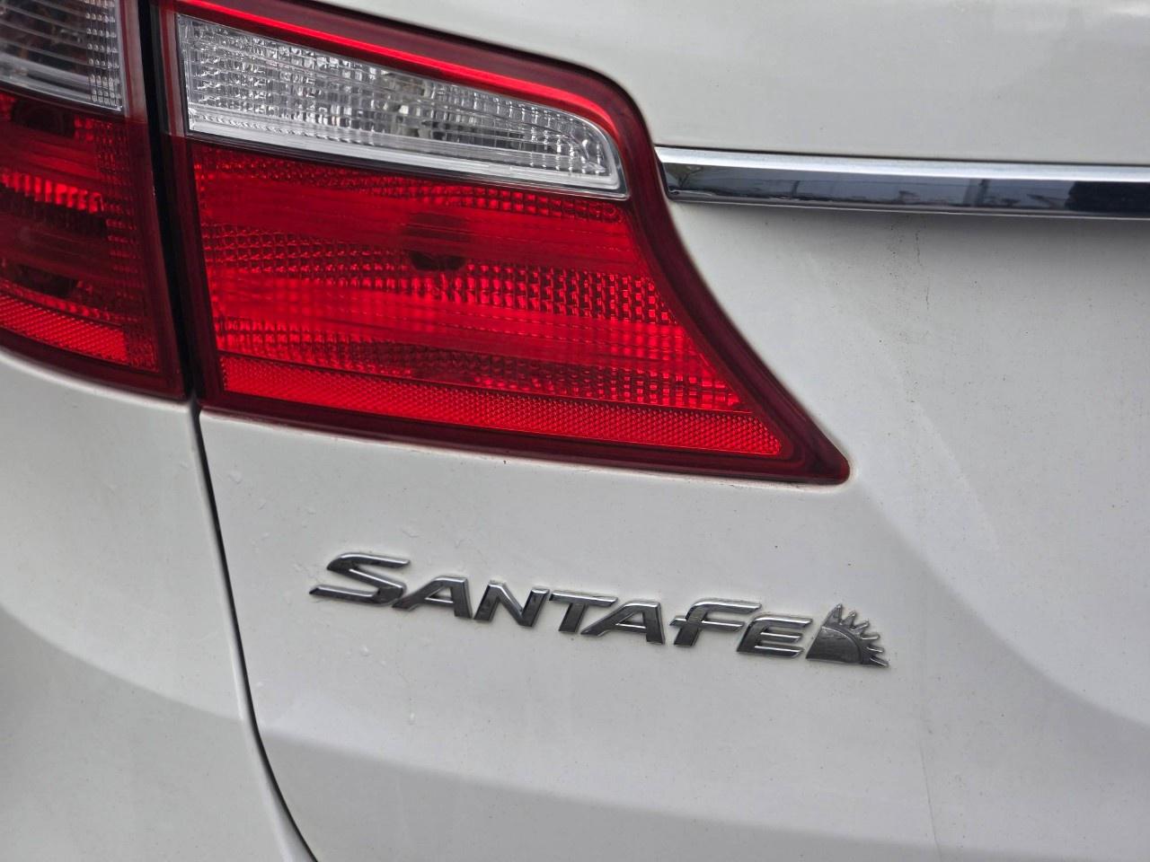 2016 Hyundai Santa Fe XL AWD 4dr 3.3L Auto Premium Photo