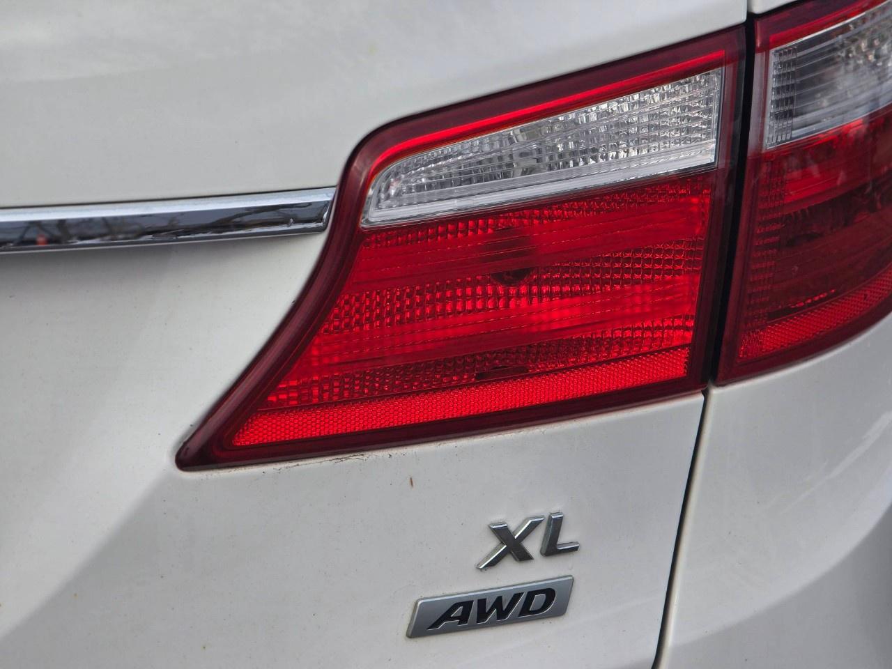 2016 Hyundai Santa Fe XL AWD 4dr 3.3L Auto Premium Photo