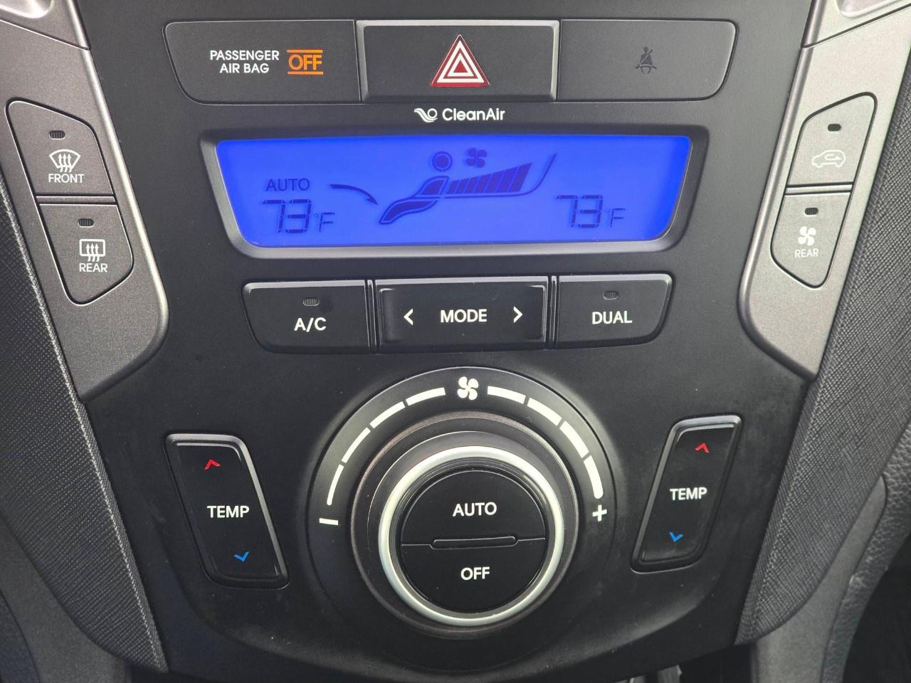 2016 Hyundai Santa Fe XL AWD 4dr 3.3L Auto Premium Photo