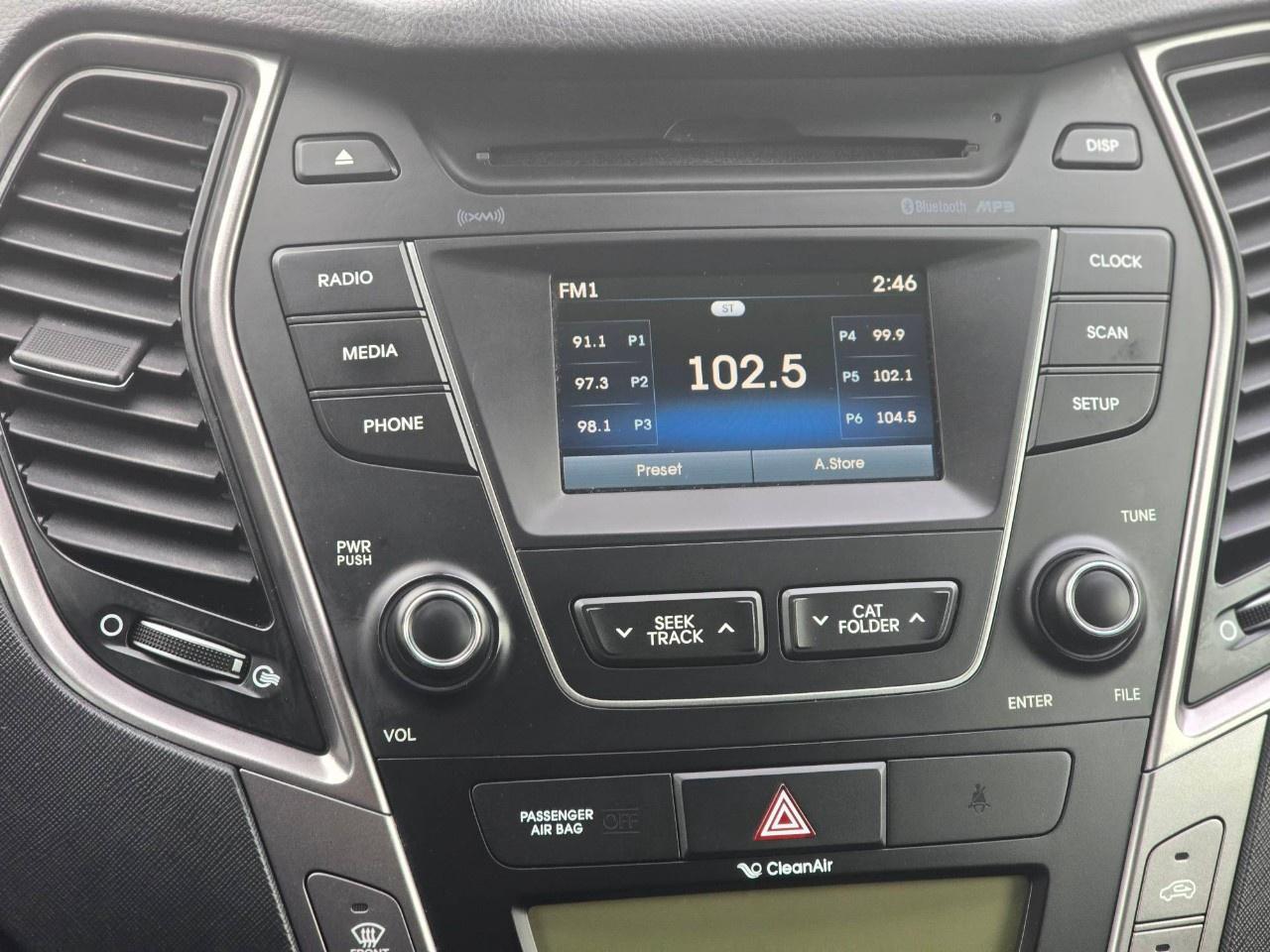 2016 Hyundai Santa Fe XL AWD 4dr 3.3L Auto Premium Photo