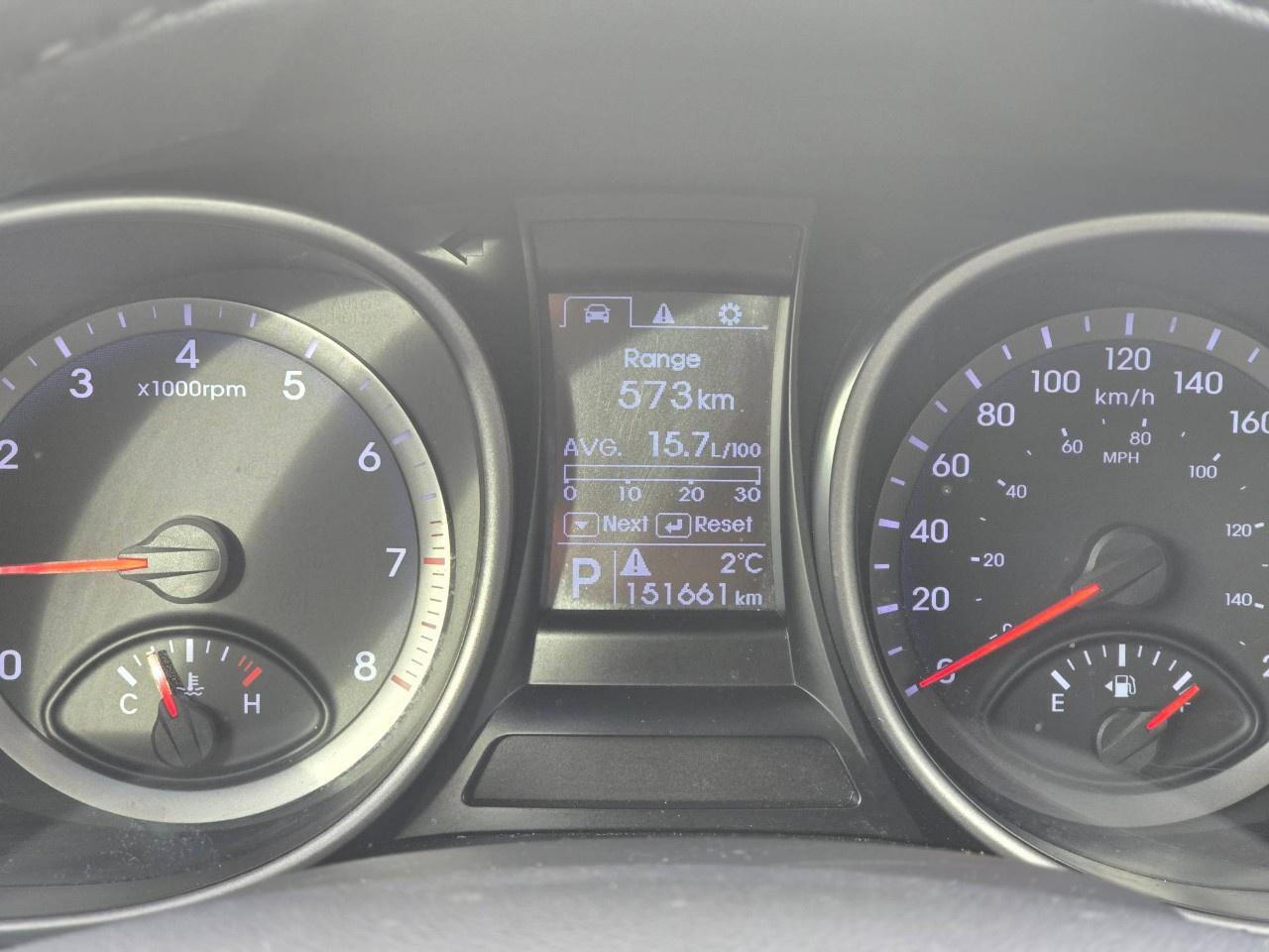 2016 Hyundai Santa Fe XL AWD 4dr 3.3L Auto Premium Photo