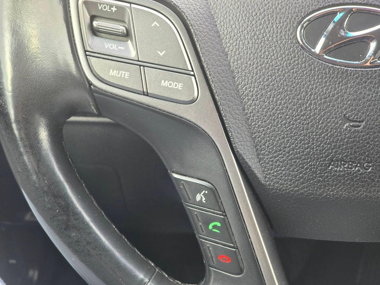 2016 Hyundai Santa Fe XL AWD 4dr 3.3L Auto Premium Photo