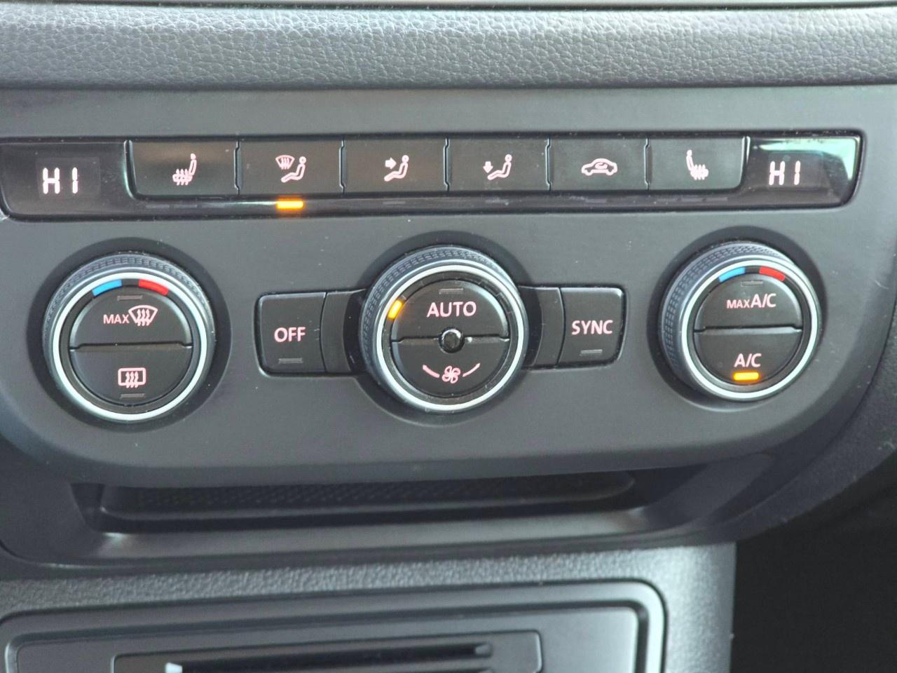 2017 Volkswagen Tiguan 4MOTION 4dr Wolfsburg Edition Photo