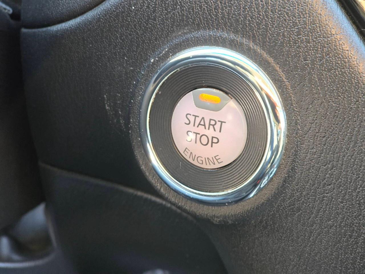 2018 Nissan Pathfinder 4x4 Midnight Edition Photo