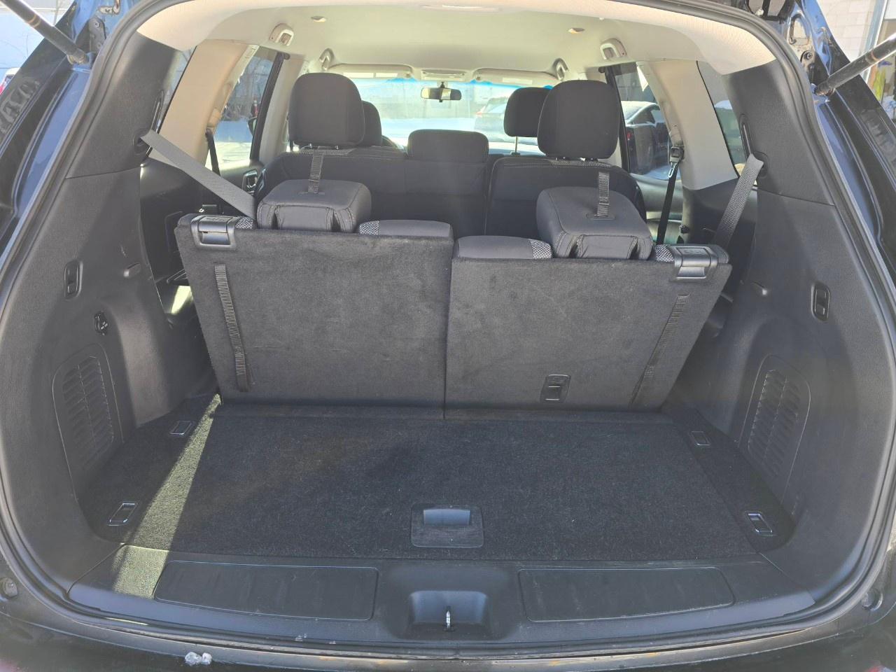 2018 Nissan Pathfinder 4x4 Midnight Edition Photo