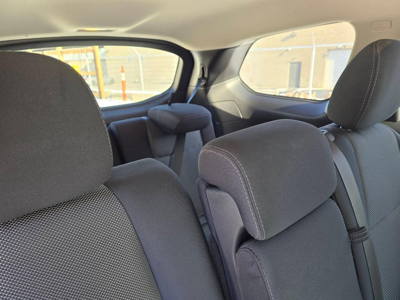 2018 Nissan Pathfinder 4x4 Midnight Edition Photo