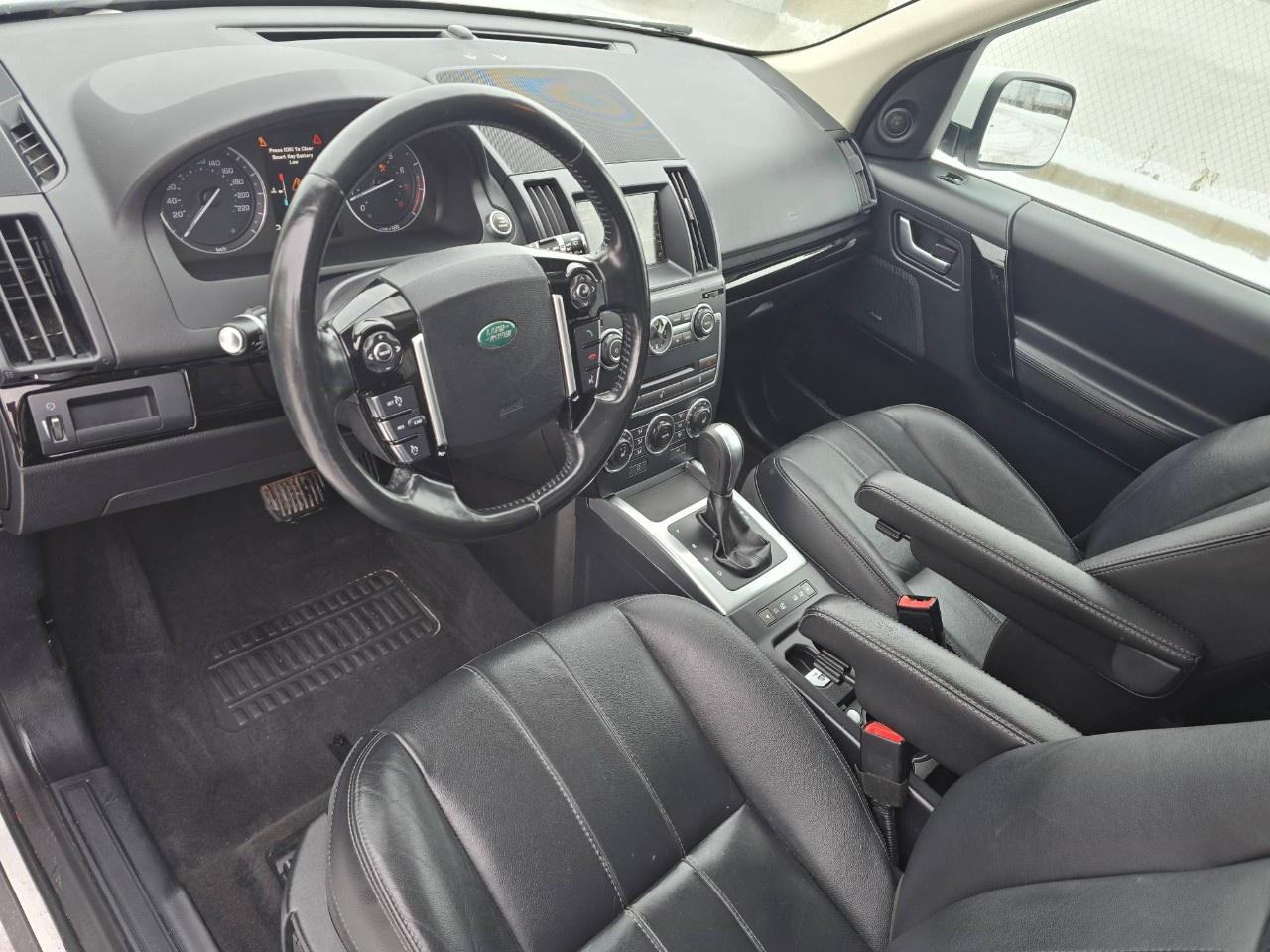 2014 Land Rover LR2 AWD 4dr HSE Photo