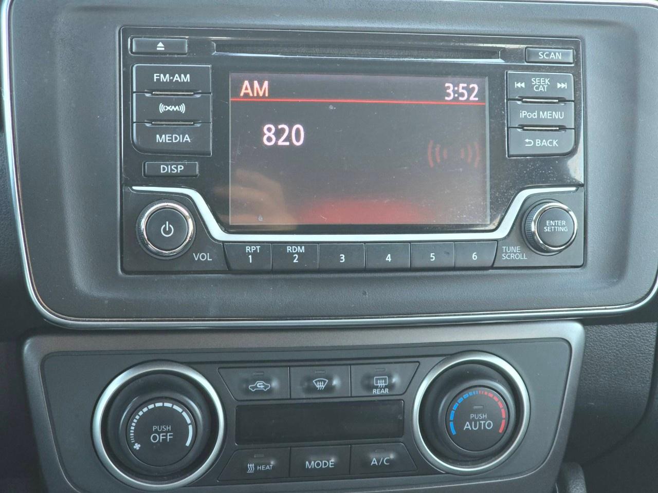 2018 Nissan Leaf S Hatchback Photo