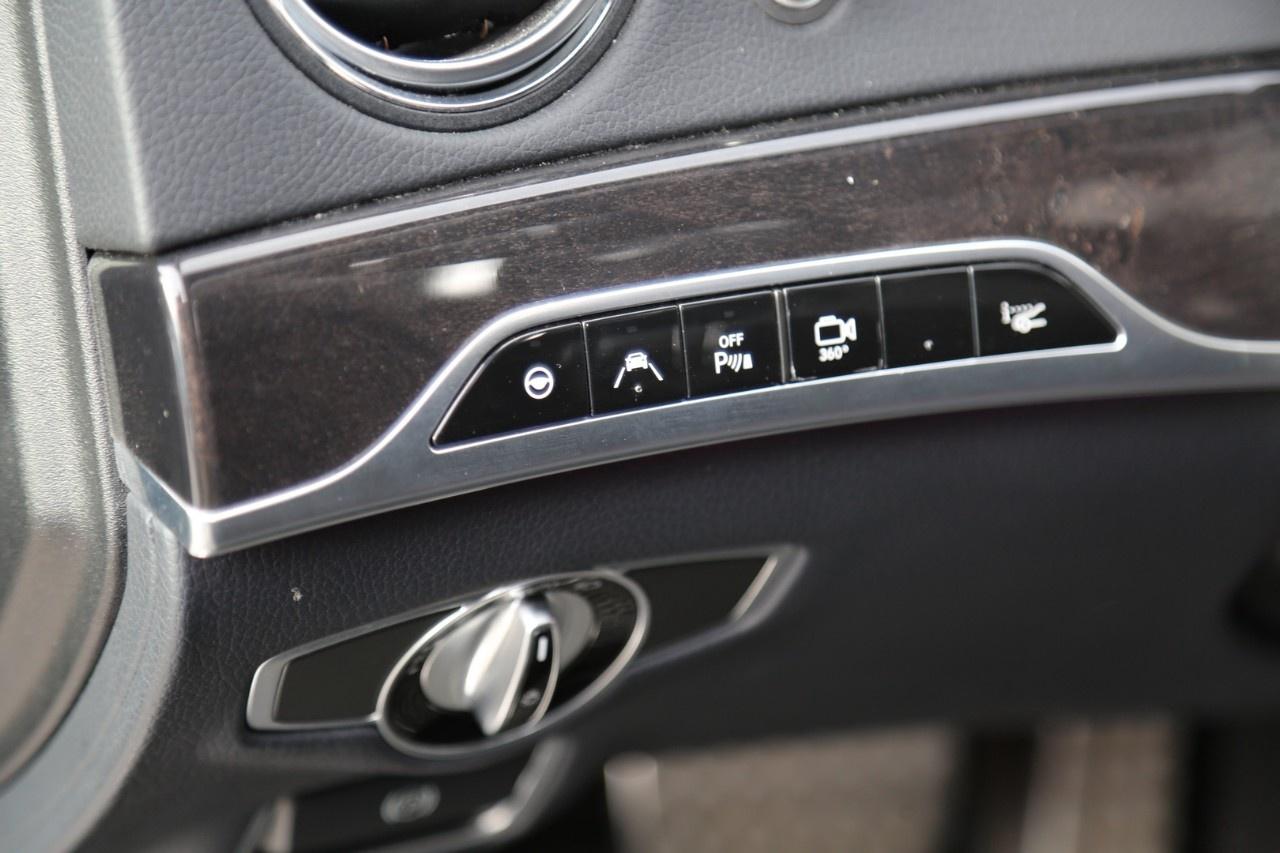 2016 Mercedes-Benz S-Class S 550 LWB 4MATIC Sedan Photo