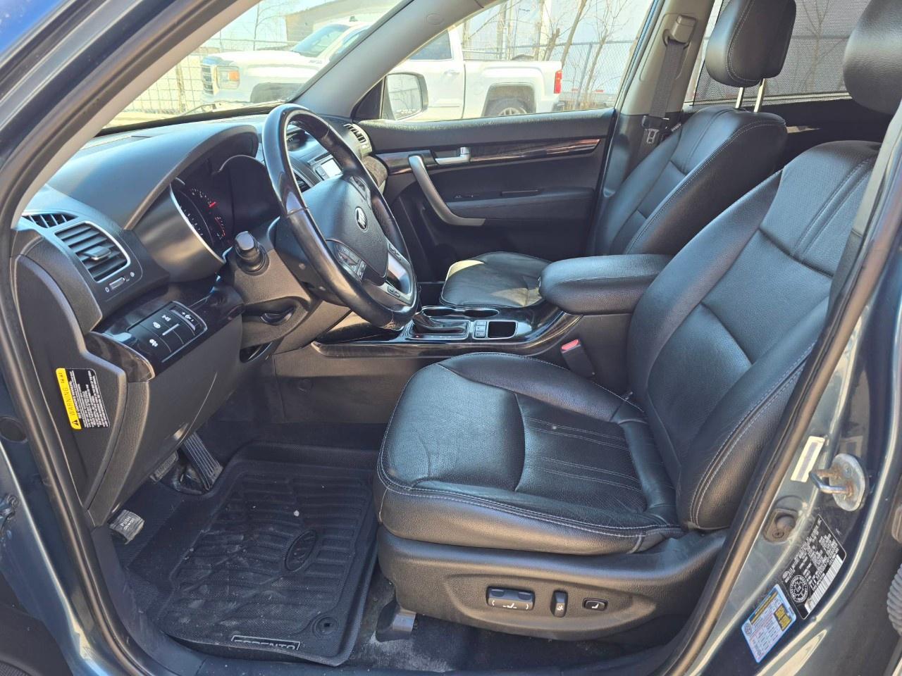 2015 Kia Sorento AWD 4dr V6 Auto EX Photo