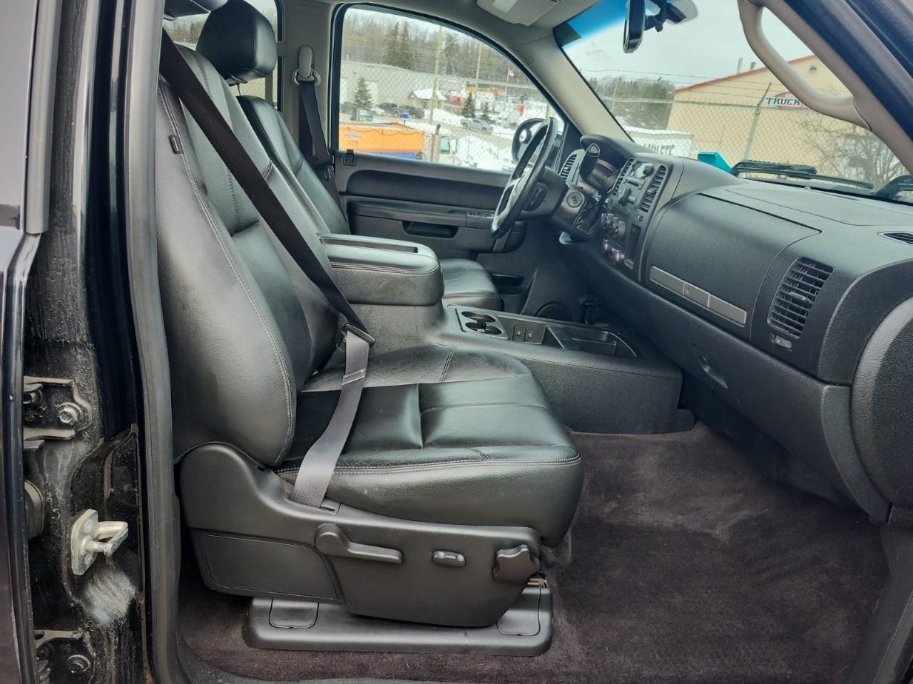 2013 GMC Sierra 1500 4WD Crew Cab Short Box SLE Photo