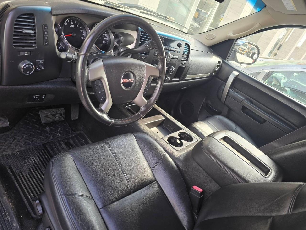 2013 GMC Sierra 1500 4WD Crew Cab Short Box SLE Photo