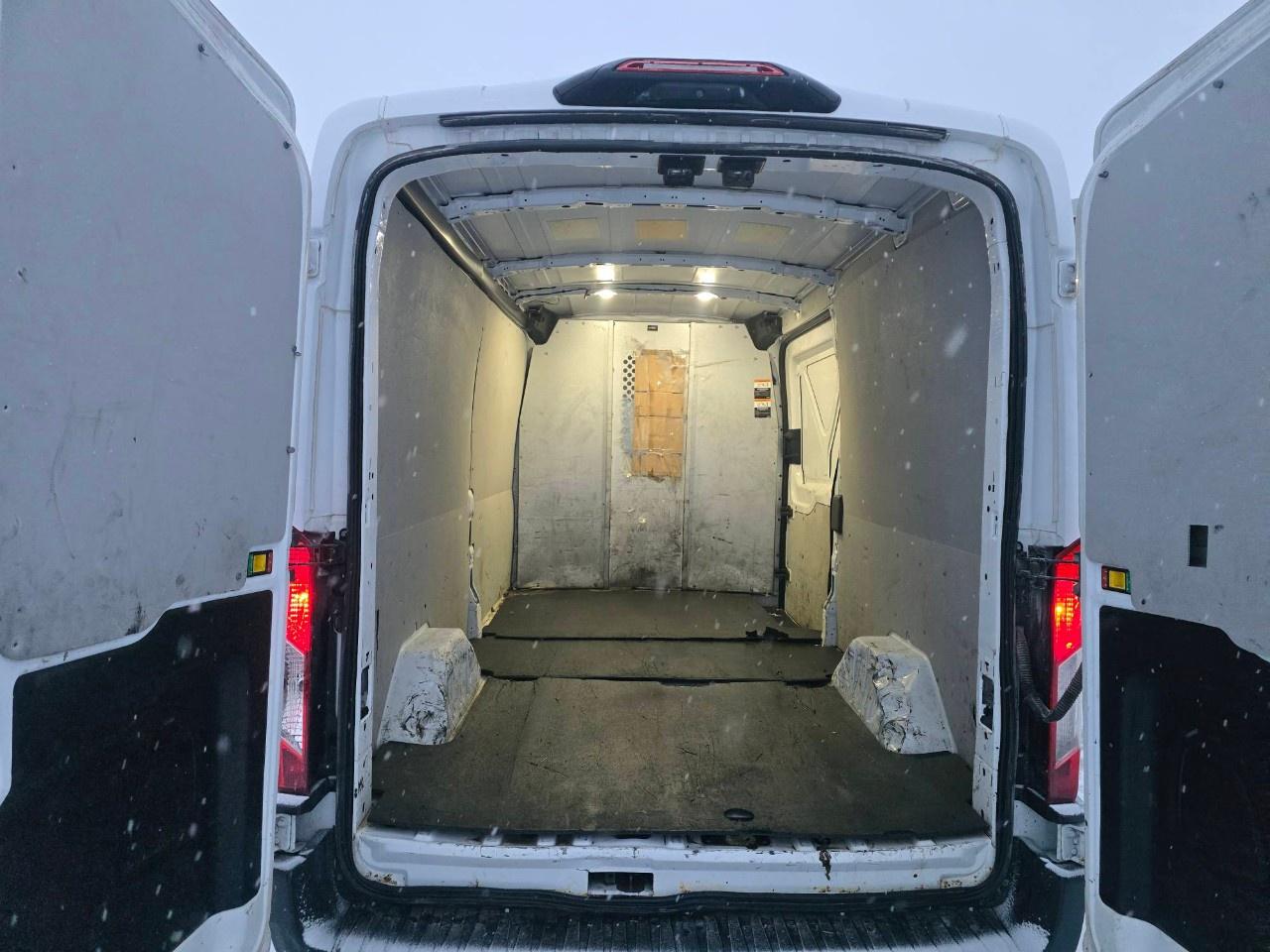 2022 Ford Transit Cargo Van T-250 148" Med Rf 9070 GVWR RWD Photo