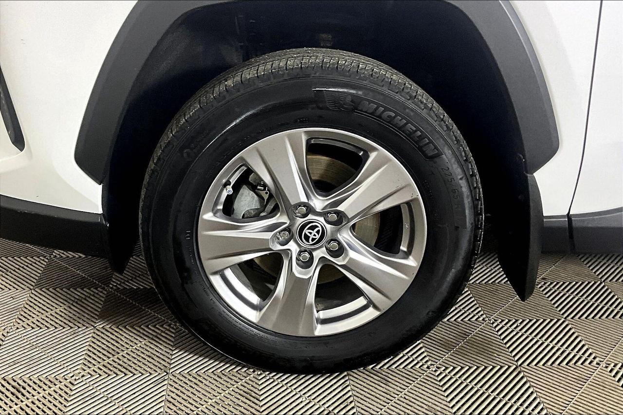 2023 Toyota RAV4 Hybrid XLE AWD Photo