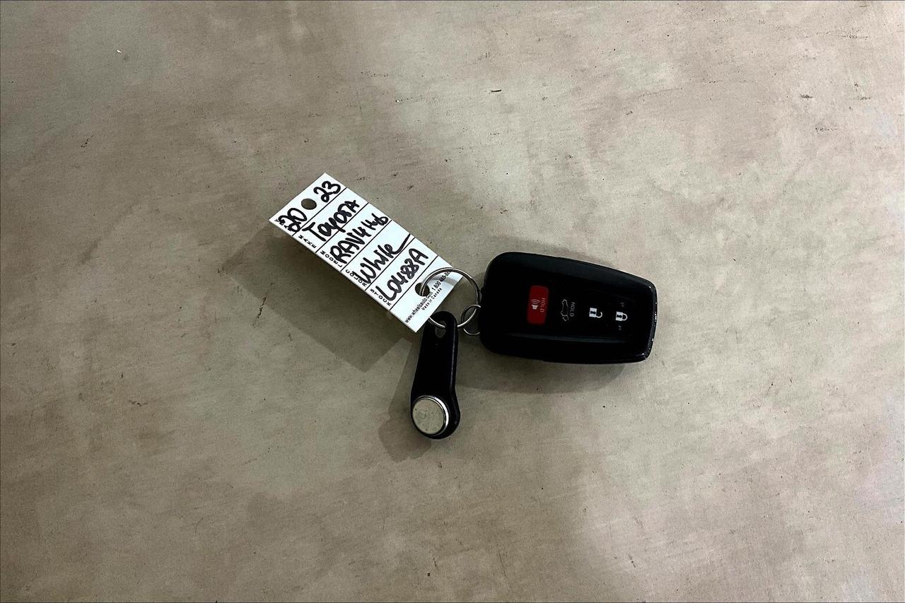 2023 Toyota RAV4 Hybrid XLE AWD Photo