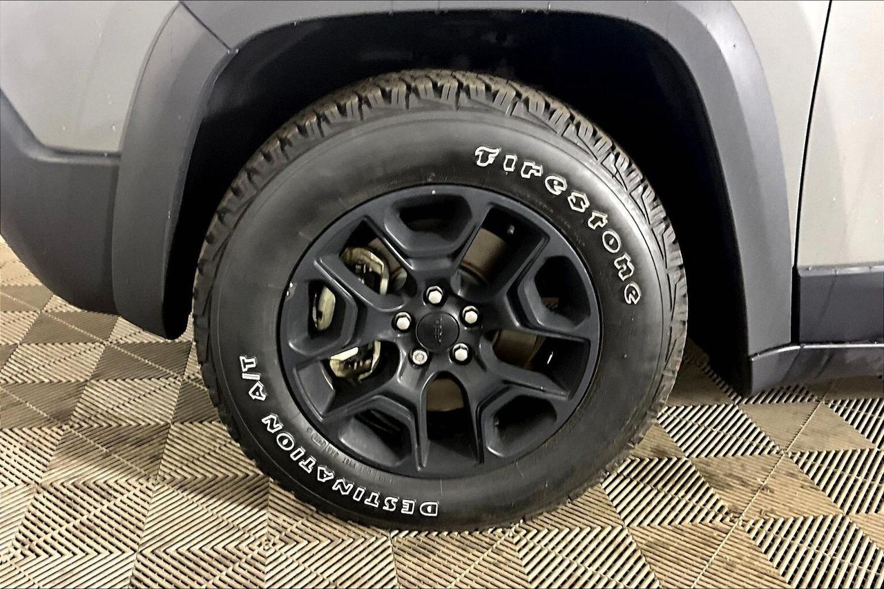 2022 Jeep Cherokee Trailhawk 4X4 Photo