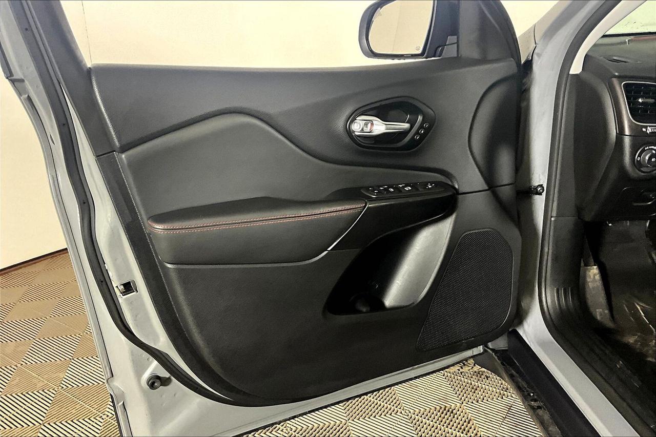 2022 Jeep Cherokee Trailhawk 4X4 Photo