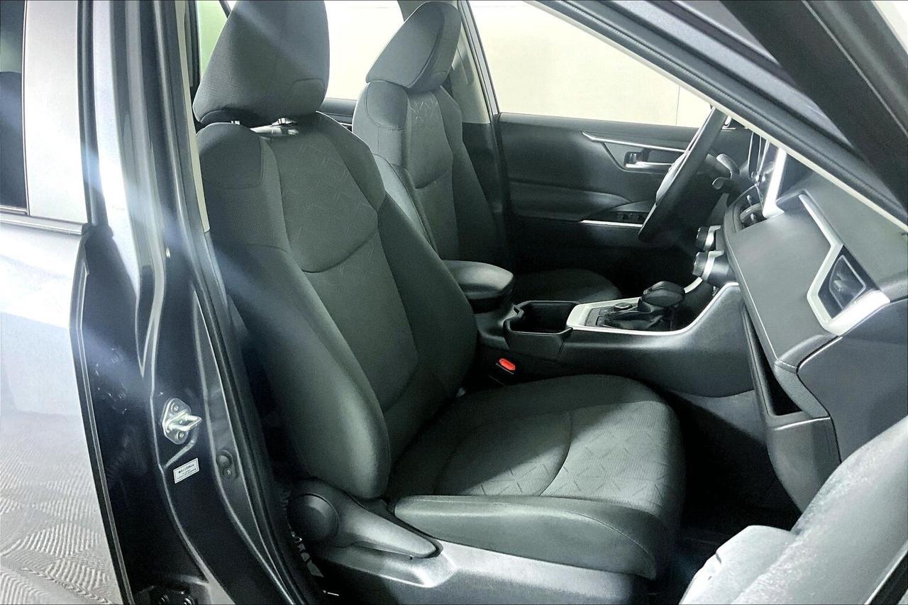 2023 Toyota RAV4 Hybrid XLE AWD Photo