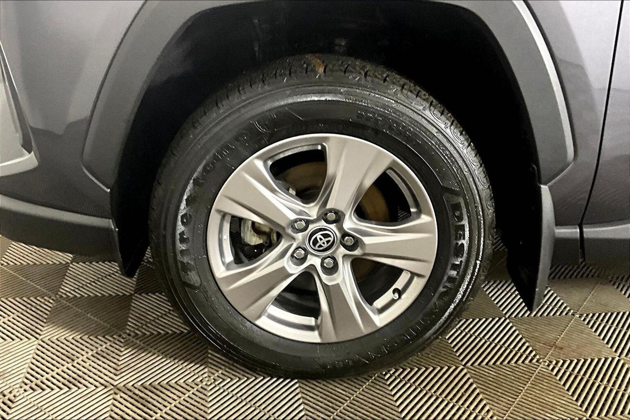 2023 Toyota RAV4 Hybrid XLE AWD Photo