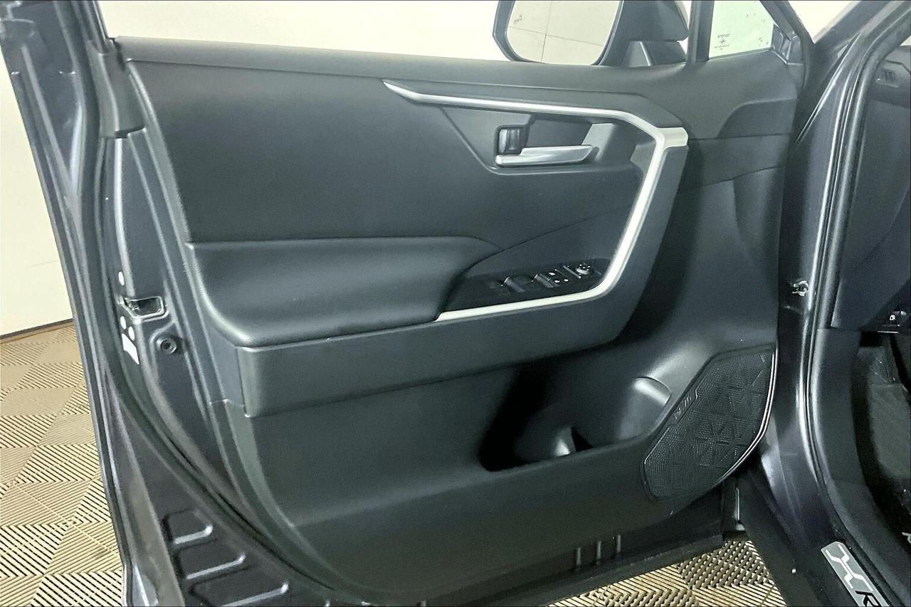 2023 Toyota RAV4 Hybrid XLE AWD Photo