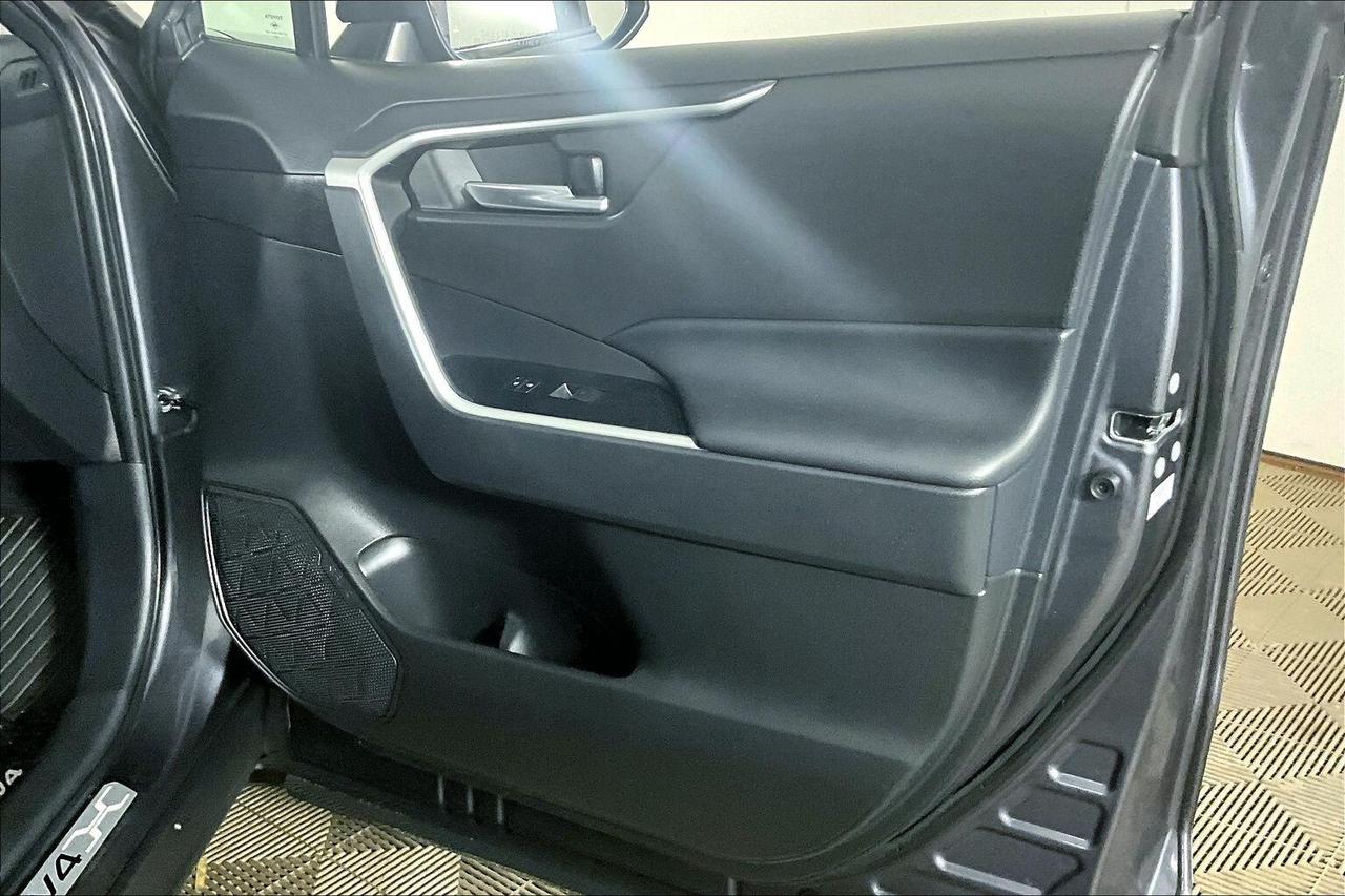 2023 Toyota RAV4 Hybrid XLE AWD Photo