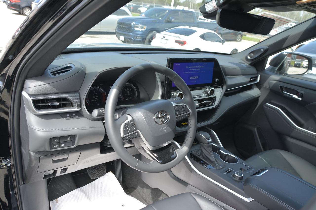 2026 Toyota Highlander XSE AWD Photo