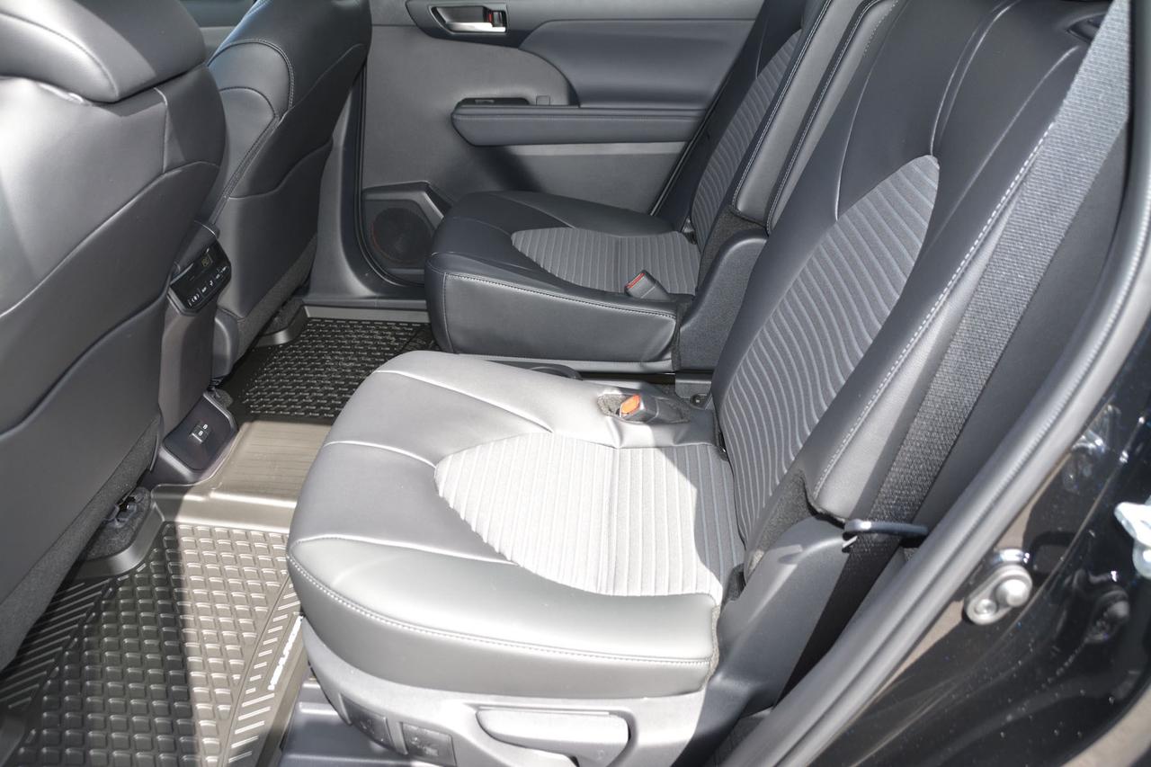 2026 Toyota Highlander XSE AWD Photo
