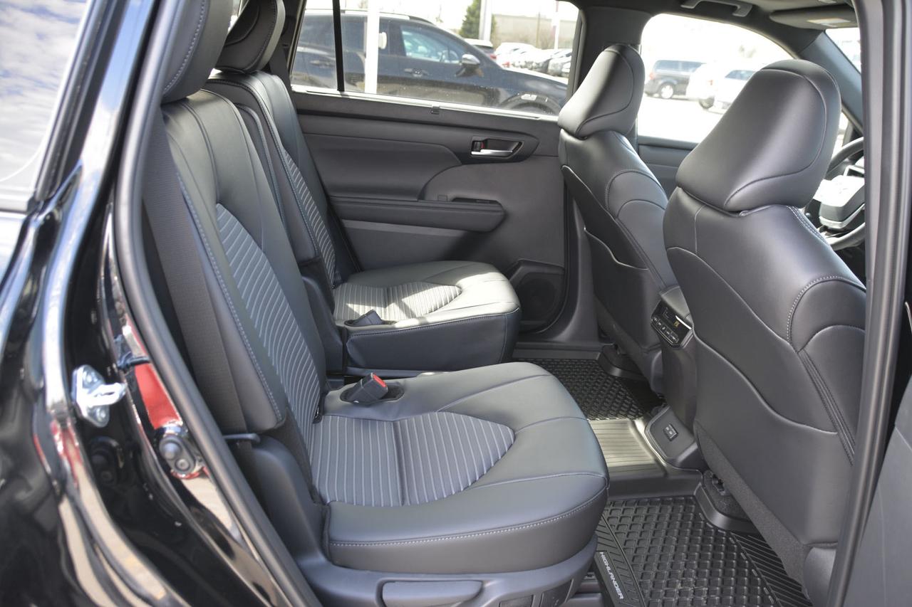 2026 Toyota Highlander XSE AWD Photo