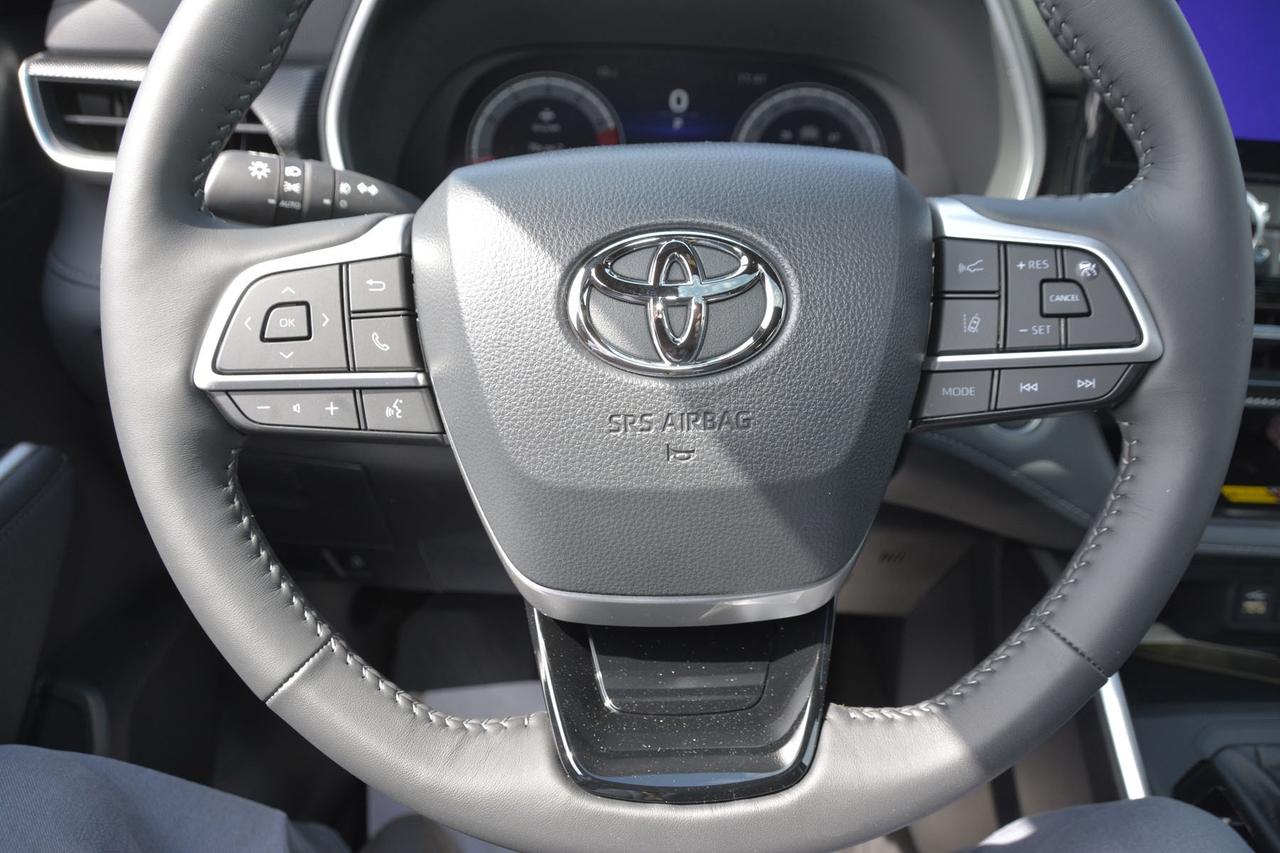 2026 Toyota Highlander XSE AWD Photo