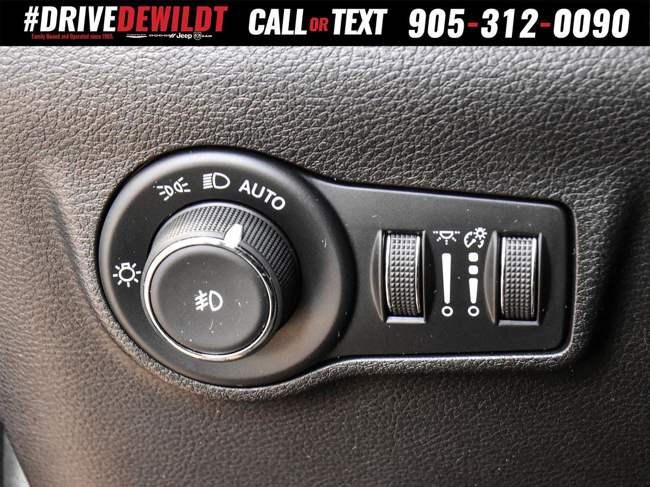 2024 Jeep Compass LIMITED   PANO ROOF   ELITE GROUP Photo