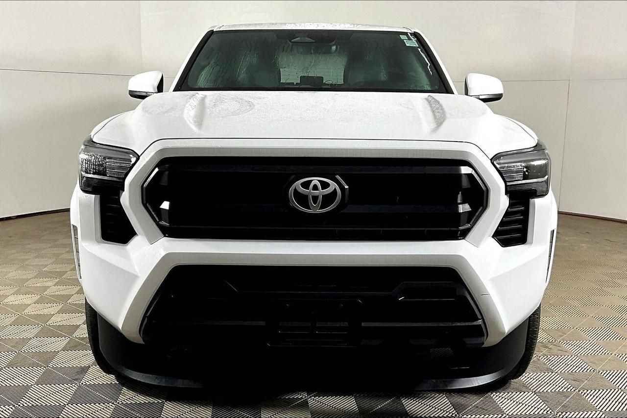 2025 Toyota Tacoma 4x4 Double Cab Auto Photo2