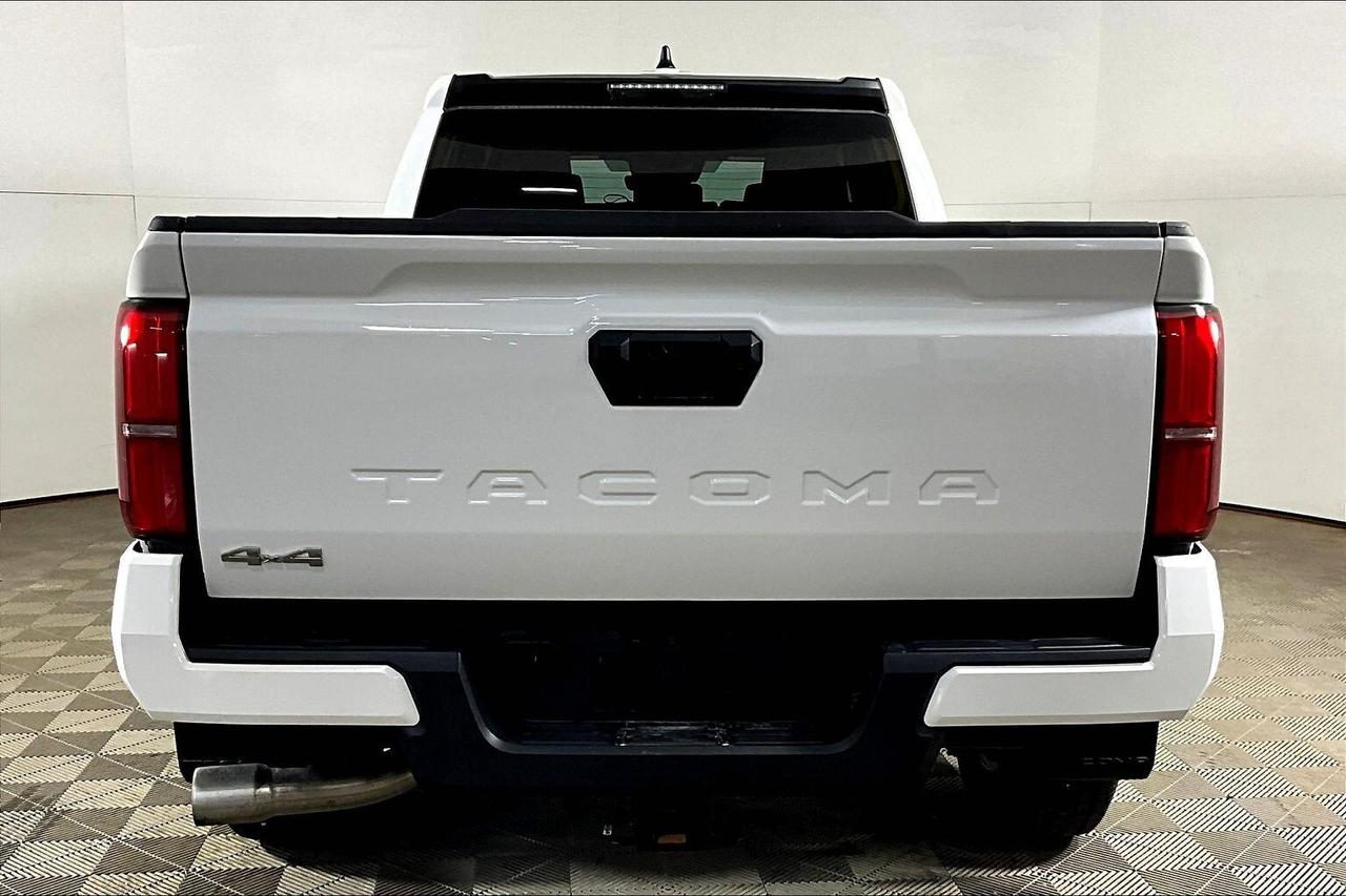 2025 Toyota Tacoma 4x4 Double Cab Auto Photo