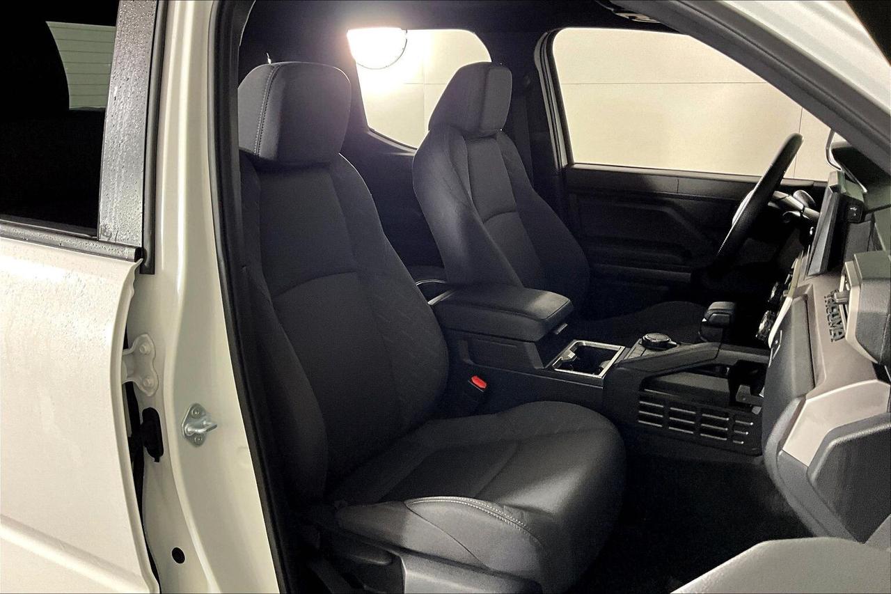 2025 Toyota Tacoma 4x4 Double Cab Auto Photo