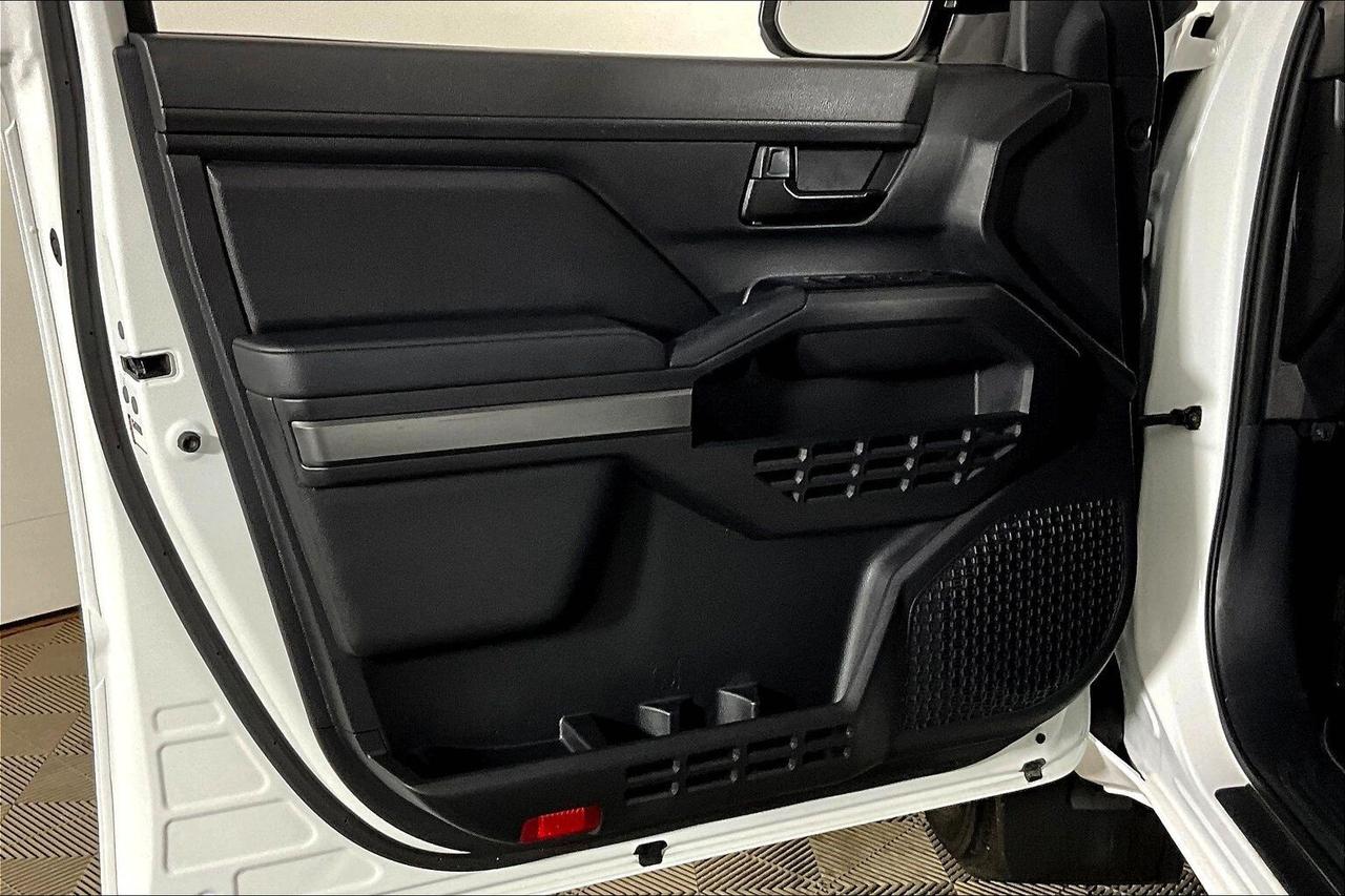 2025 Toyota Tacoma 4x4 Double Cab Auto Photo