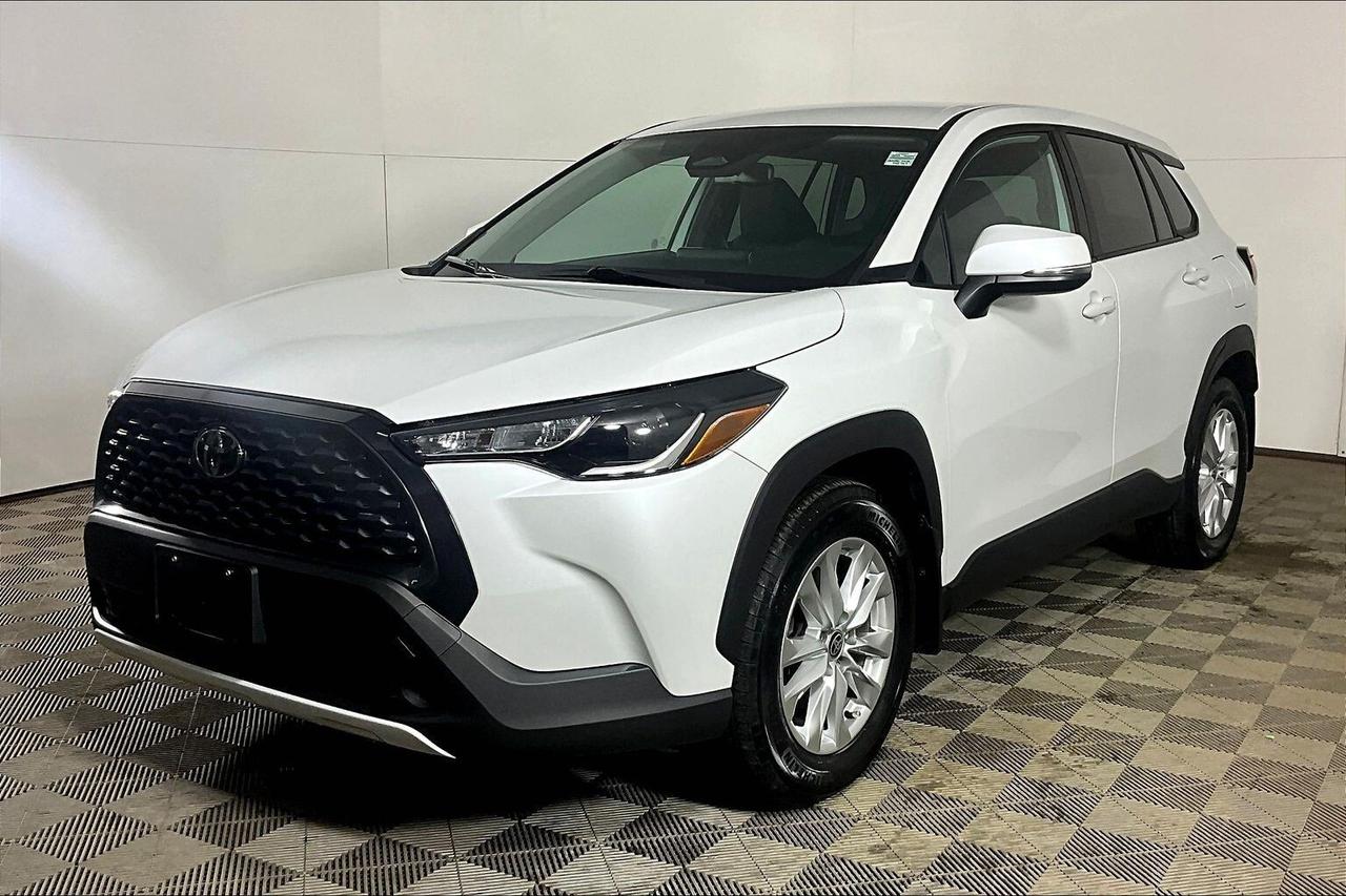 2023 Toyota Corolla Cross LE FWD Photo0