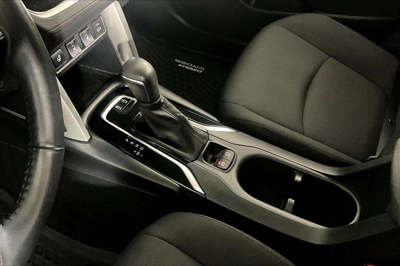 2023 Toyota Corolla Cross LE FWD Photo