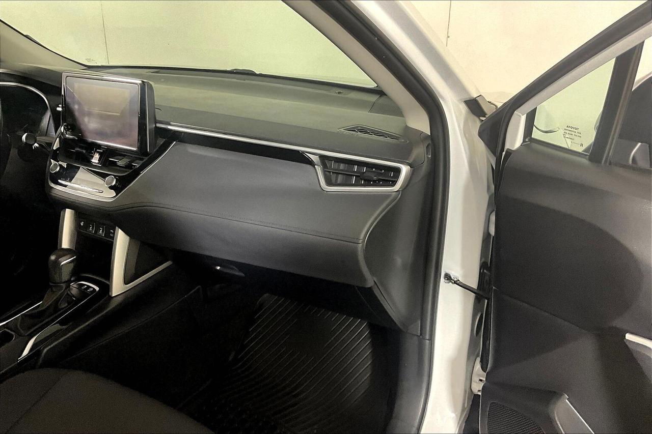 2023 Toyota Corolla Cross LE FWD Photo