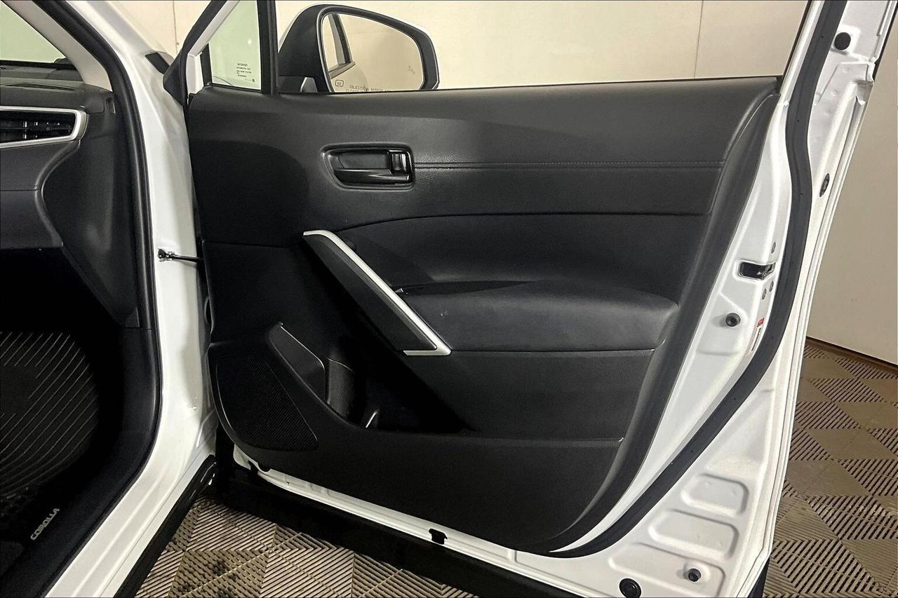 2023 Toyota Corolla Cross LE FWD Photo