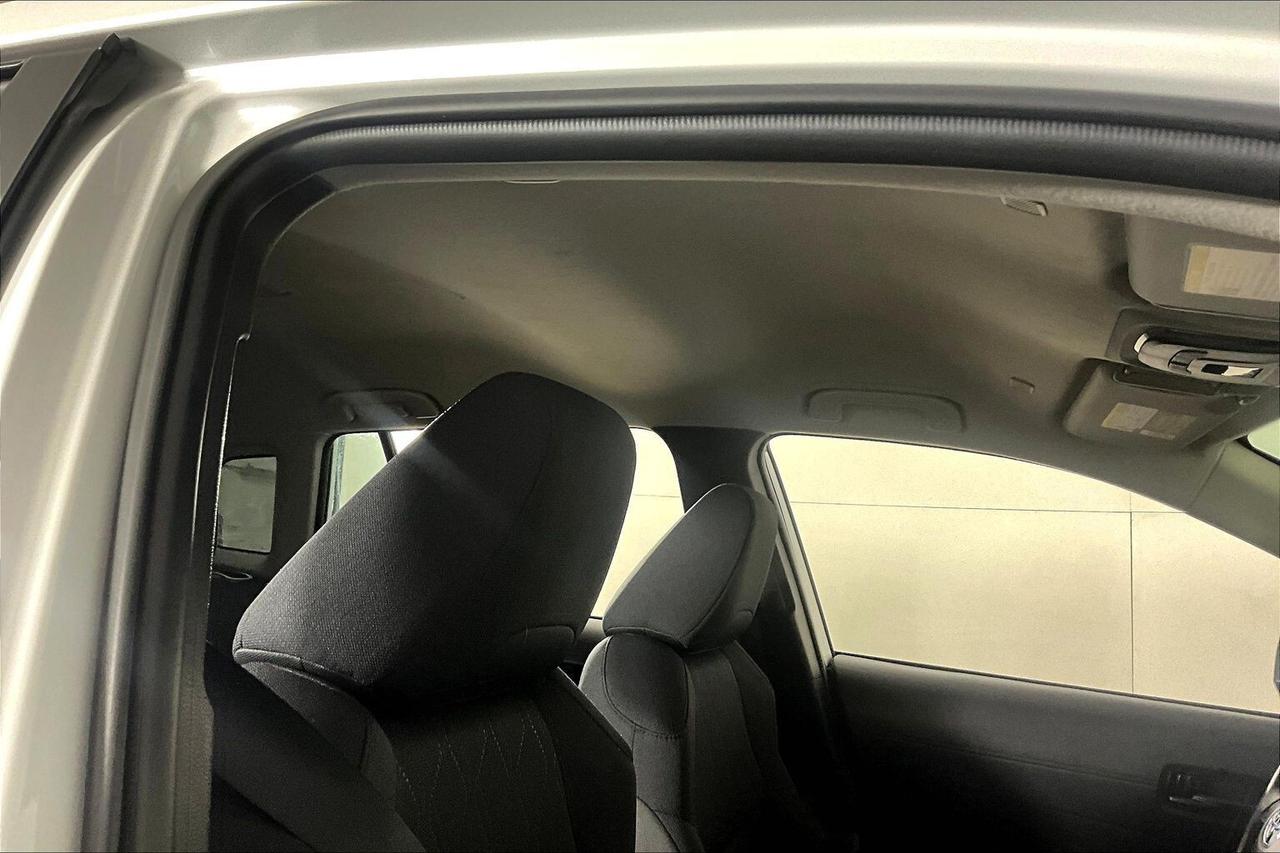 2023 Toyota Corolla Cross LE FWD Photo