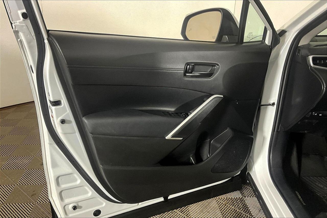 2023 Toyota Corolla Cross LE FWD Photo